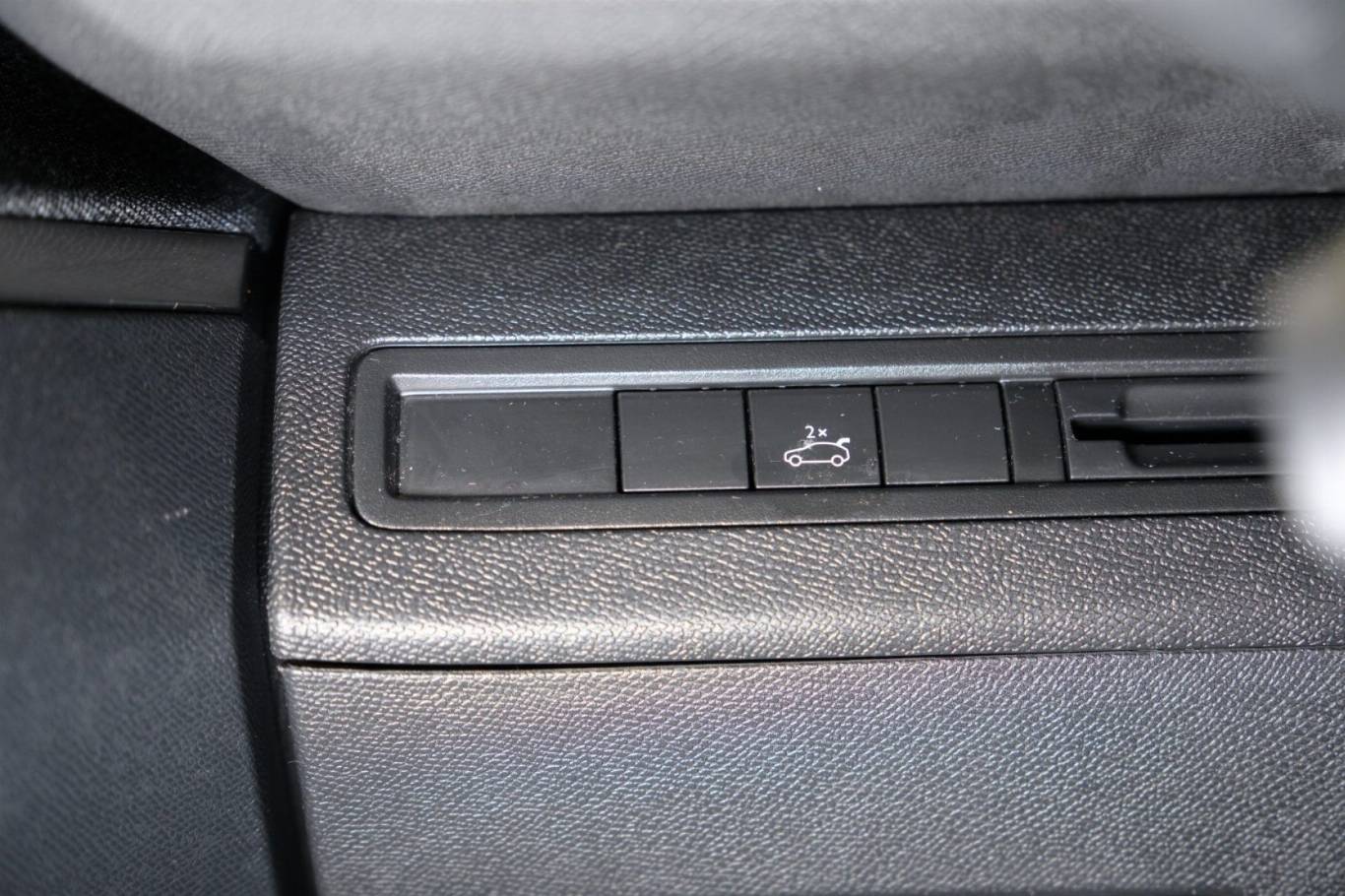 PEUGEOT 3008 28