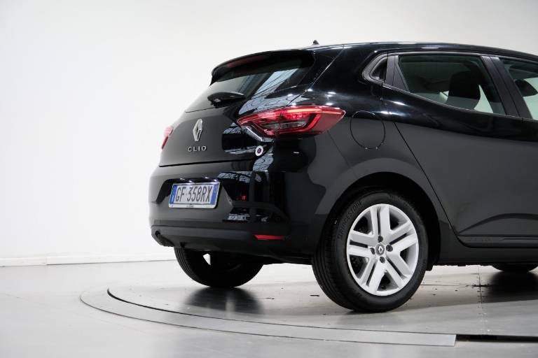 RENAULT Clio 48