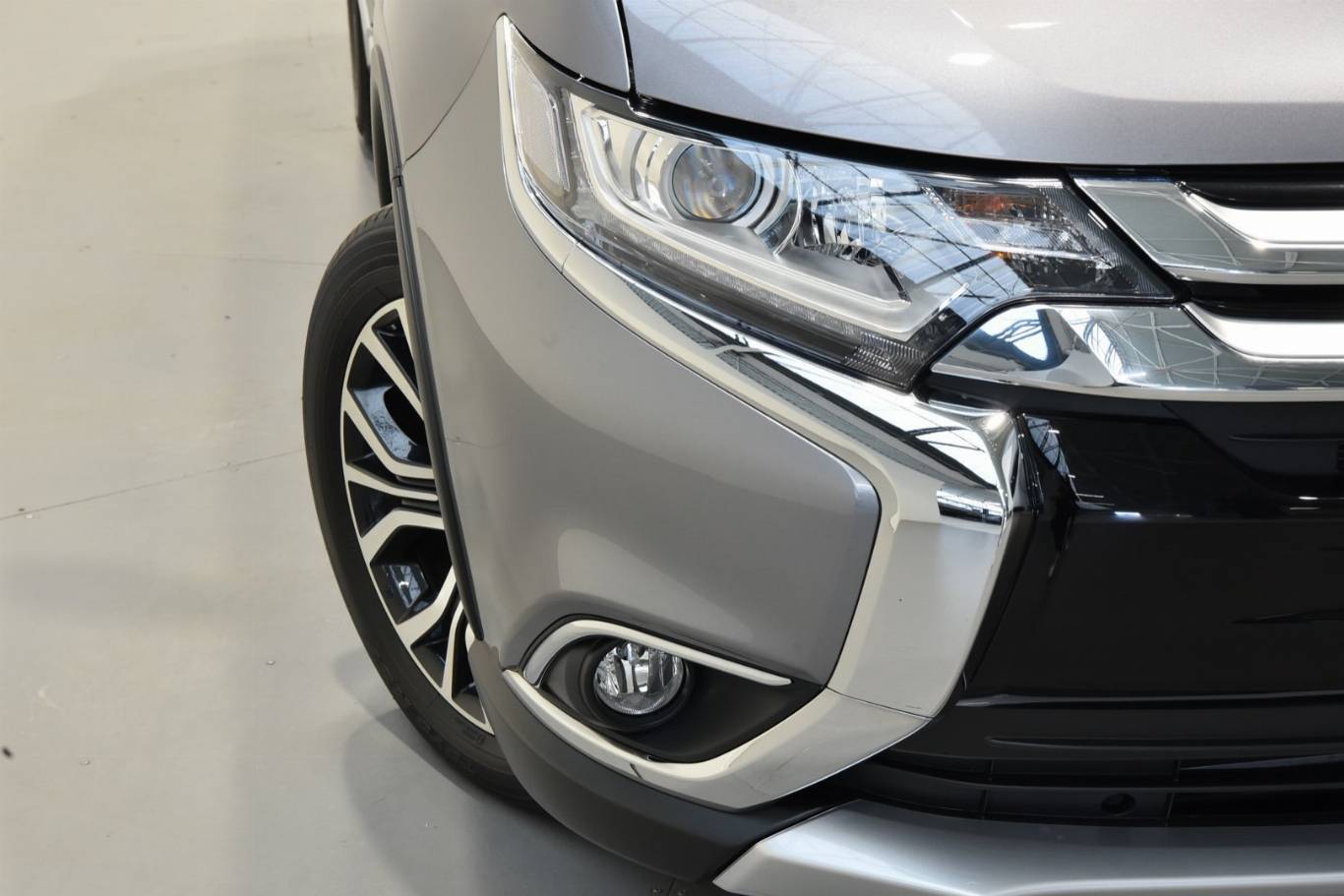 MITSUBISHI Outlander 56