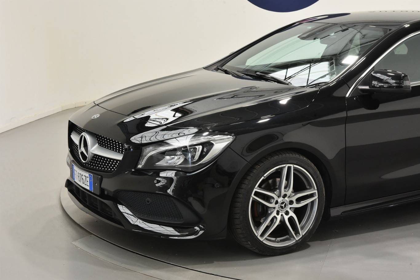 MERCEDES-BENZ CLA 180 33