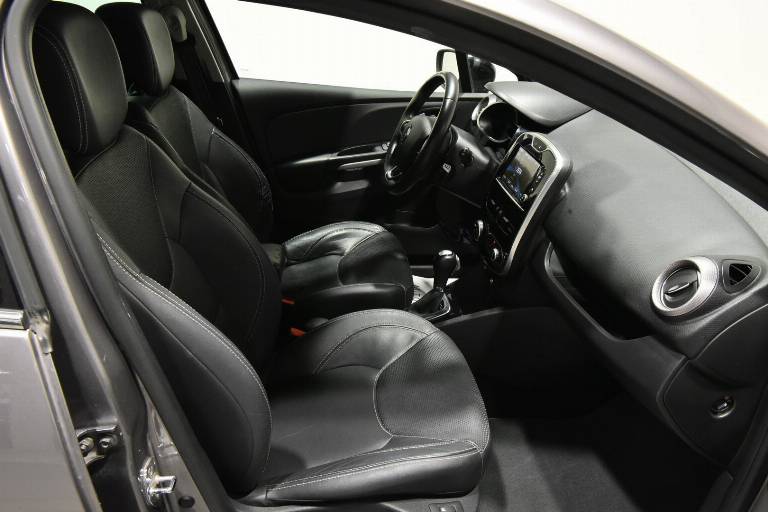 RENAULT Clio 21