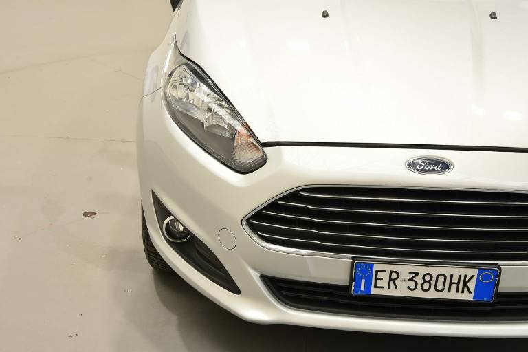 FORD Fiesta 13