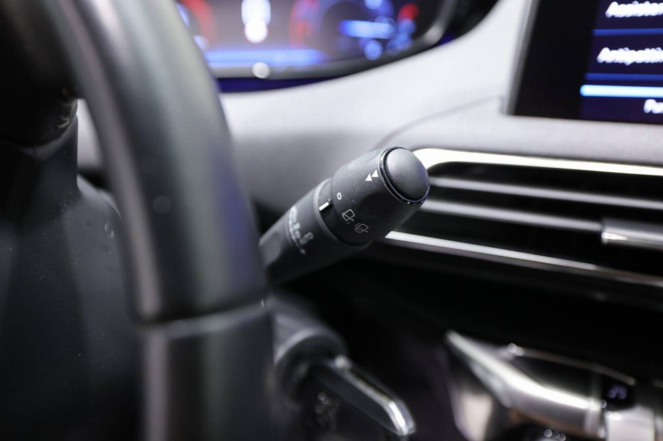 PEUGEOT 3008 26