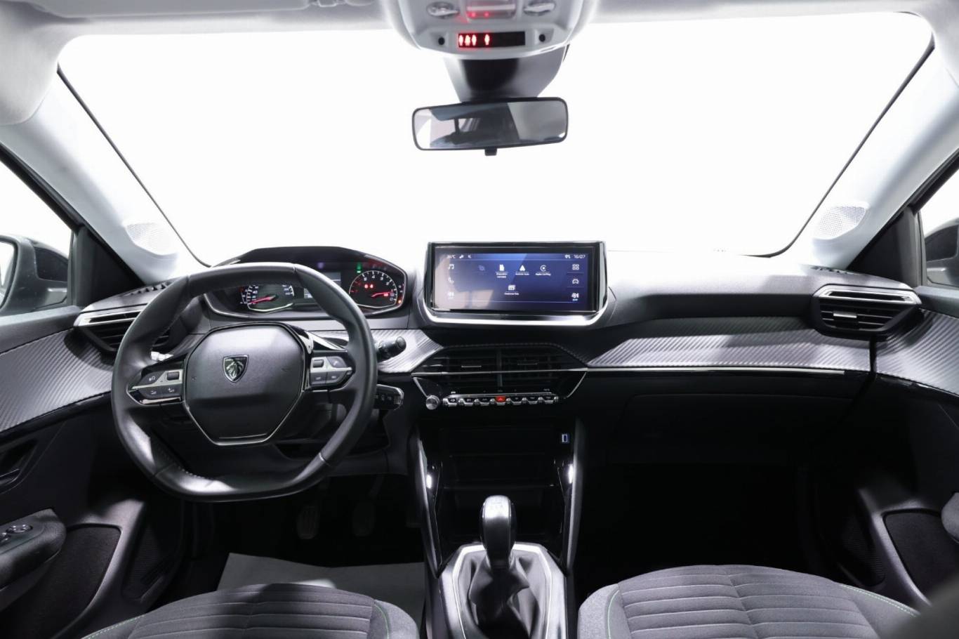 PEUGEOT 208 10