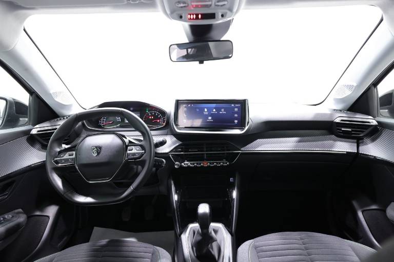 PEUGEOT 208 10