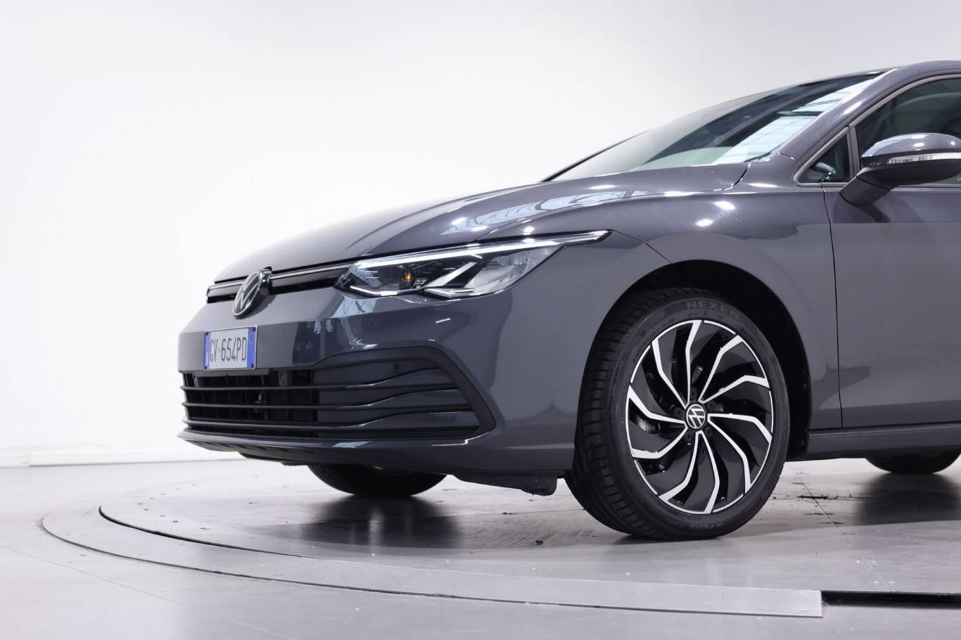 VOLKSWAGEN Golf 11