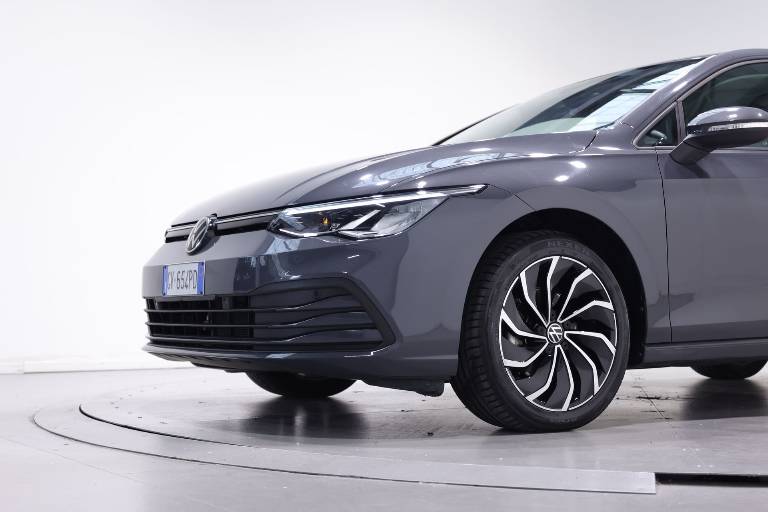 VOLKSWAGEN Golf 11