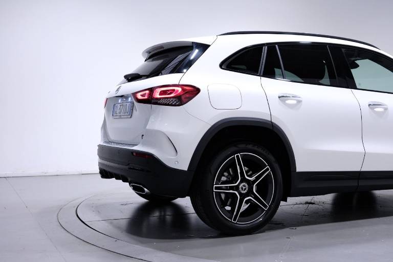 MERCEDES-BENZ GLA 63