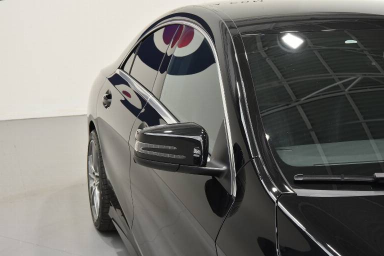 MERCEDES-BENZ CLA 180 53