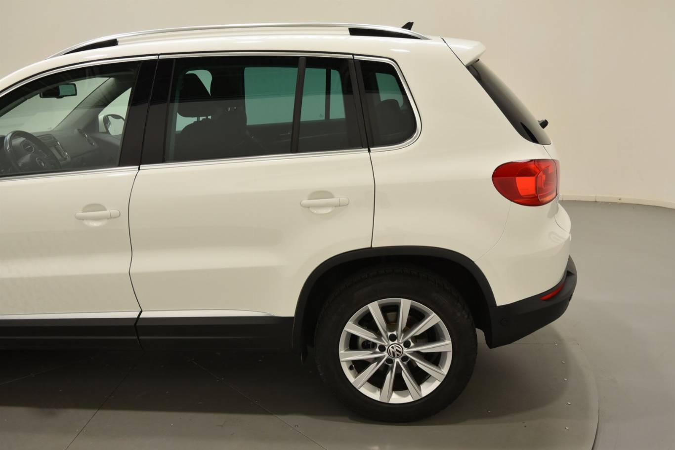 VOLKSWAGEN Tiguan 62