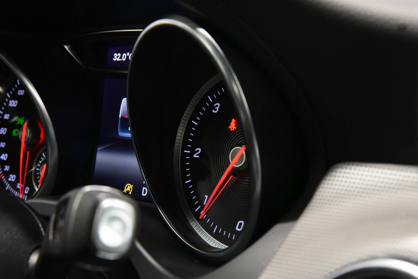 MERCEDES-BENZ GLA 200 51