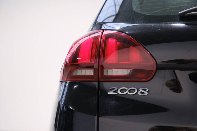 PEUGEOT 2008 39
