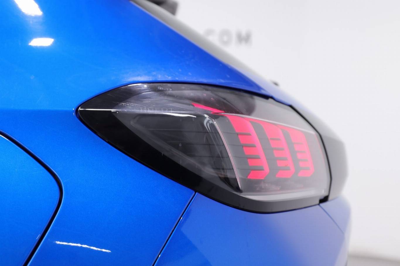 PEUGEOT 208 42