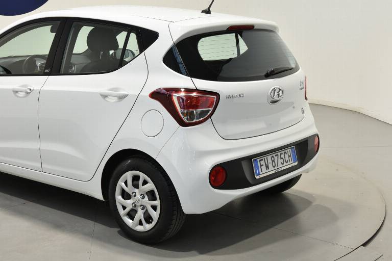 HYUNDAI I10 35