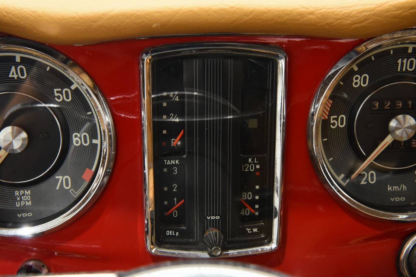 MERCEDES-BENZ SL 230 22