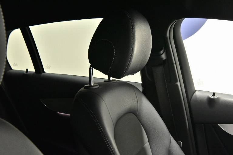 MERCEDES-BENZ GLC 250 39