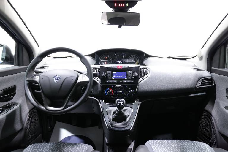 LANCIA Ypsilon 29