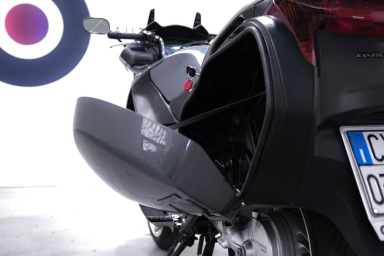 HONDA Deauville 700 35