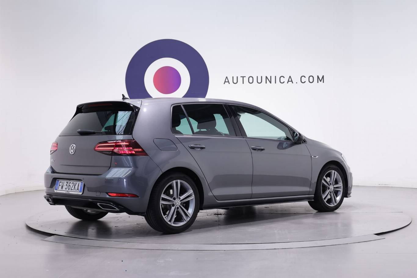 VOLKSWAGEN Golf 14
