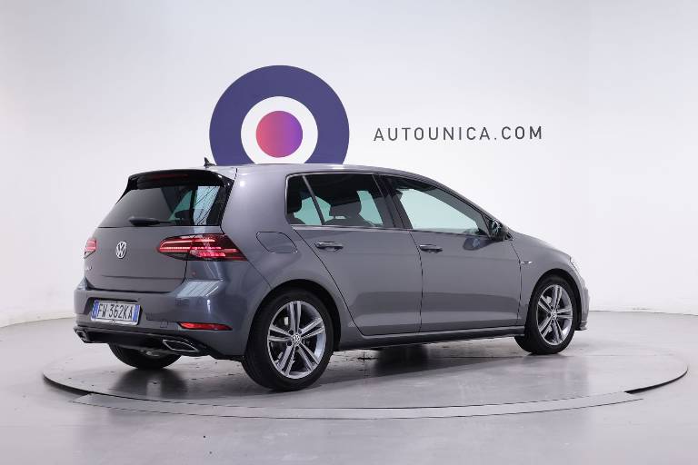 VOLKSWAGEN Golf 14
