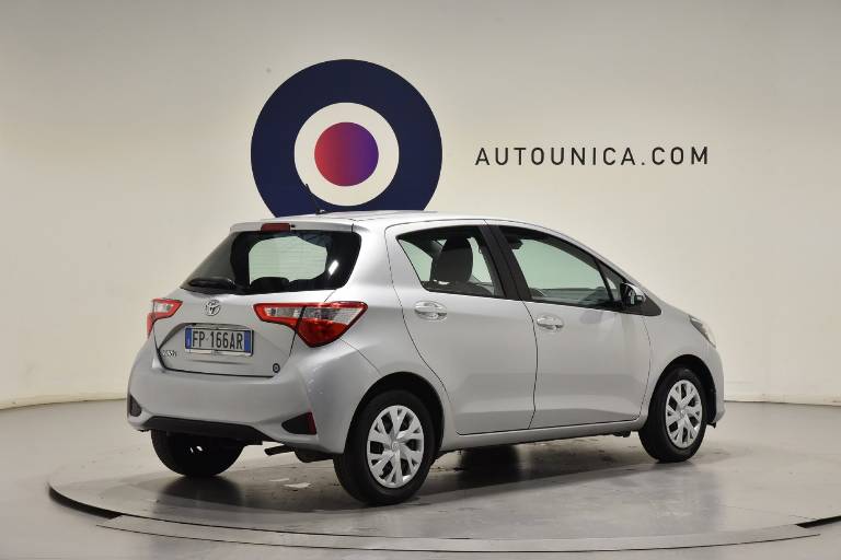 TOYOTA Yaris 14
