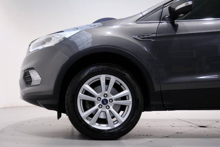 FORD Kuga 18