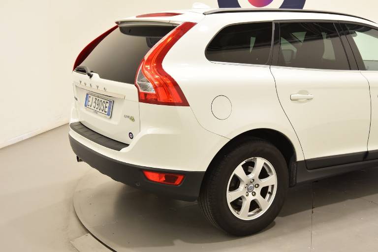 VOLVO XC60 18