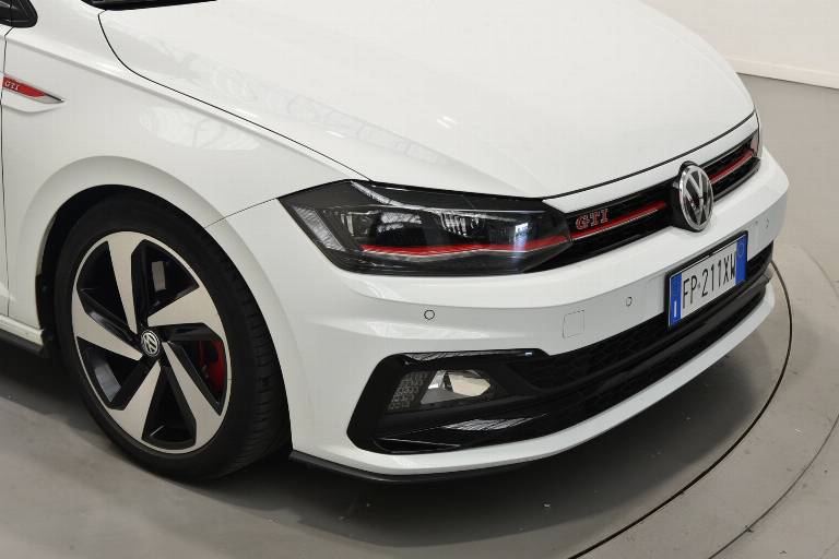 VOLKSWAGEN Polo GTI 43