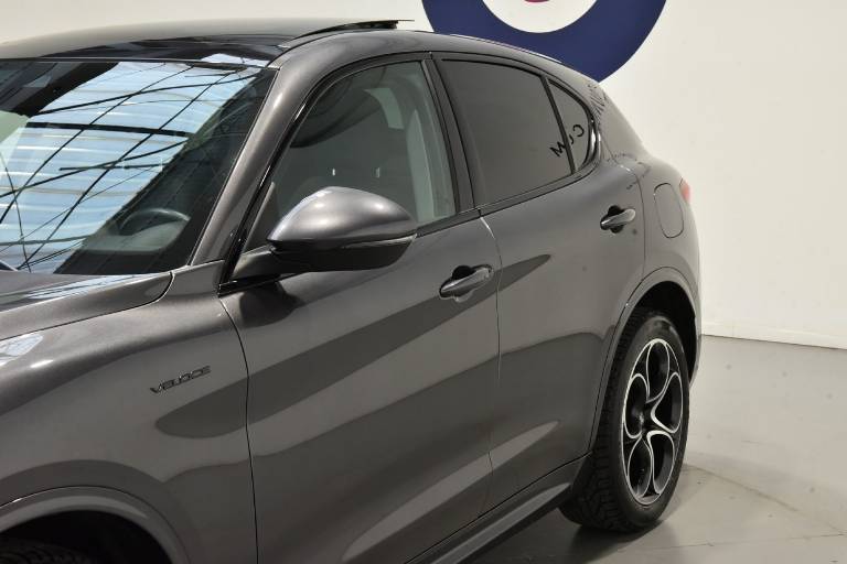 ALFA ROMEO Stelvio 38