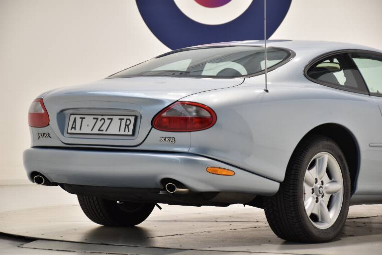 JAGUAR XK8 16