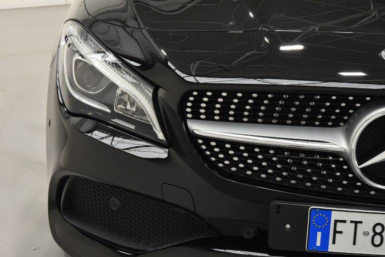MERCEDES-BENZ CLA 180 17