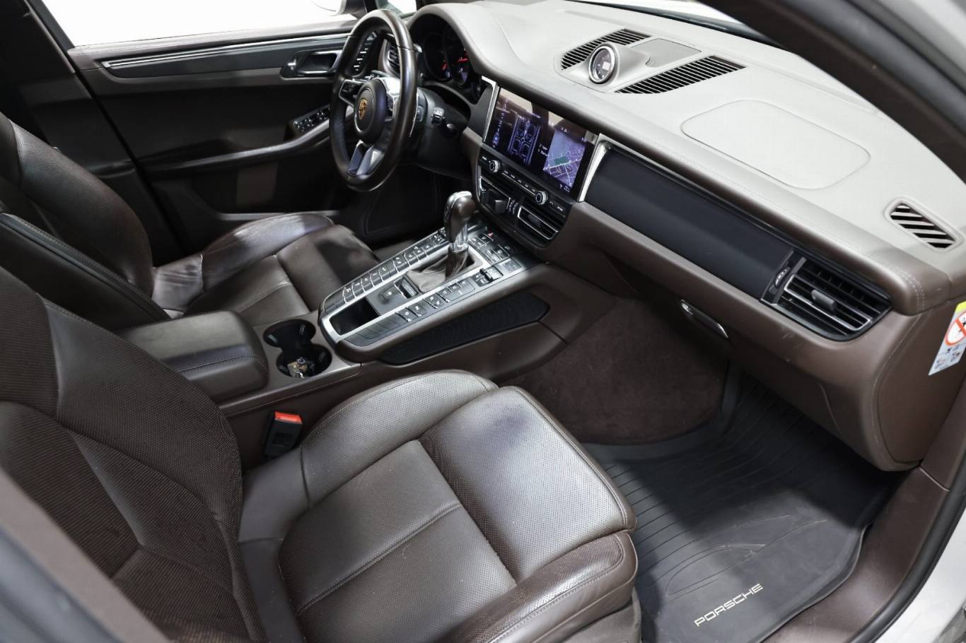 PORSCHE Macan 36