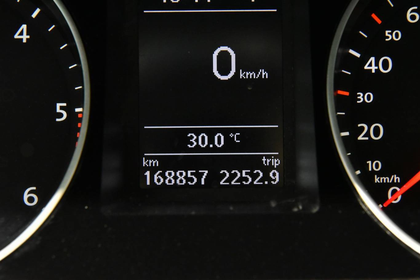 VOLKSWAGEN Passat 25