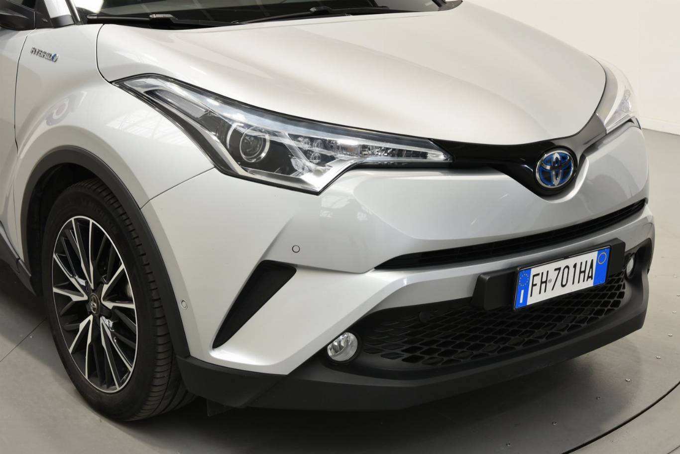 TOYOTA C-HR 55