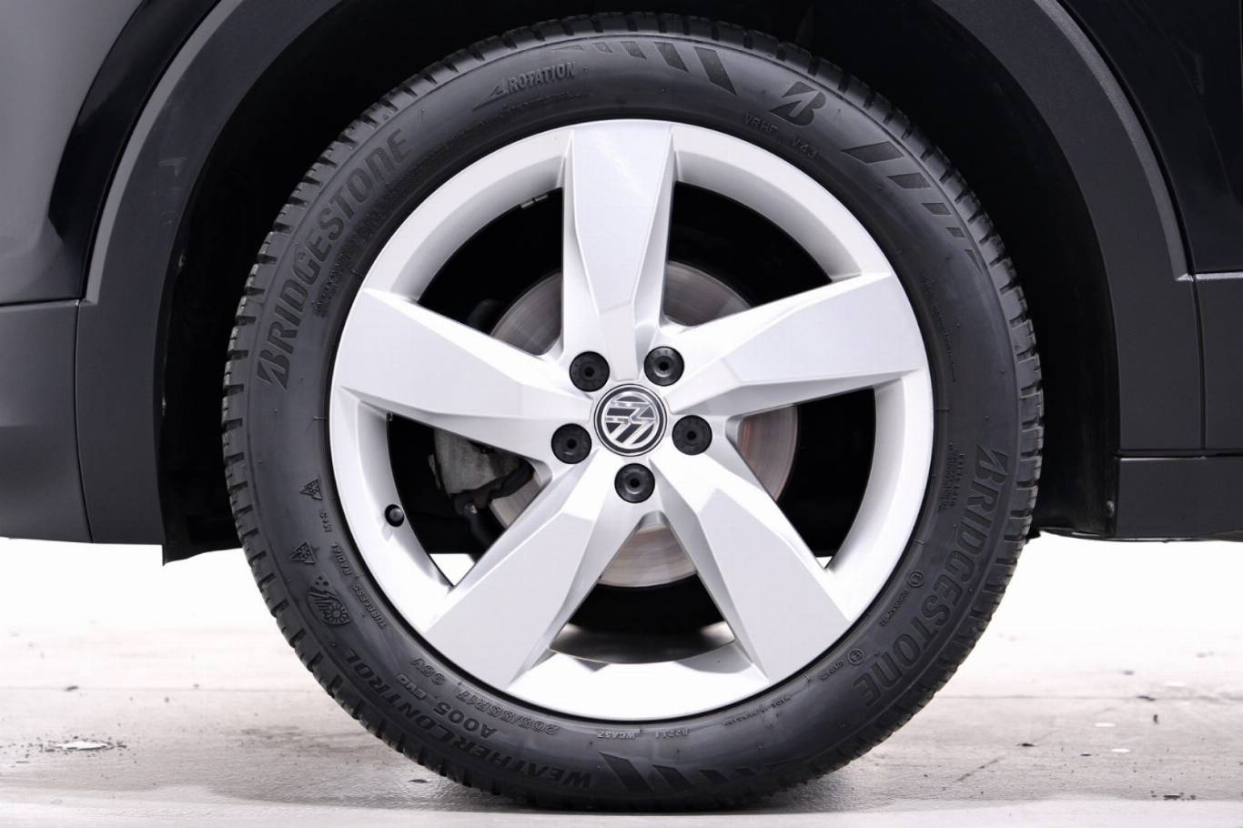 VOLKSWAGEN T-Cross 13