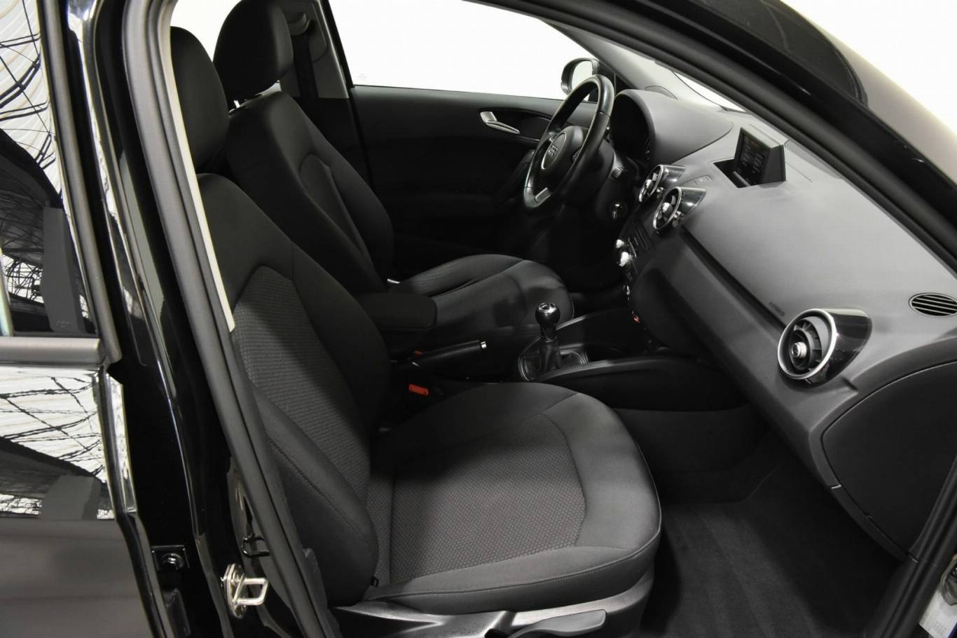AUDI A1 21