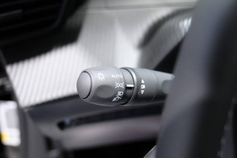 PEUGEOT 2008 21