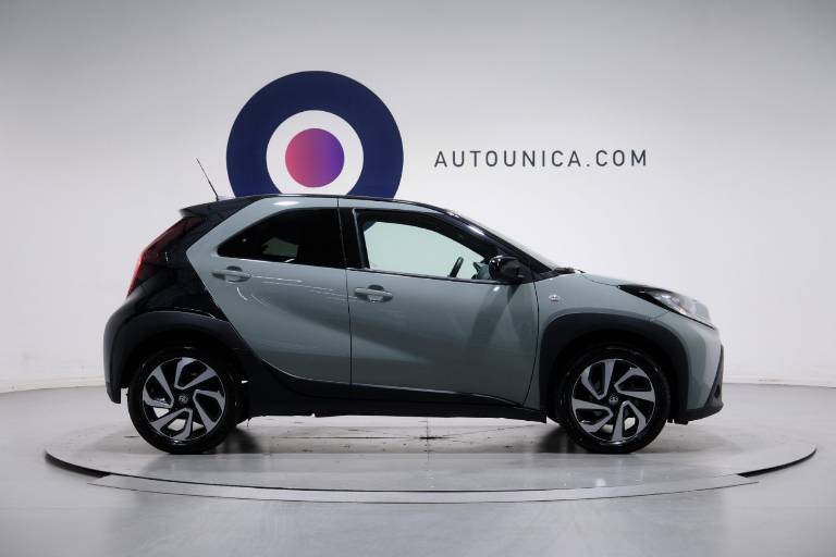 TOYOTA Aygo X 4