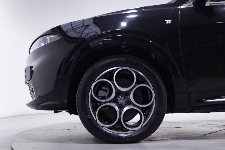 ALFA ROMEO Tonale 17