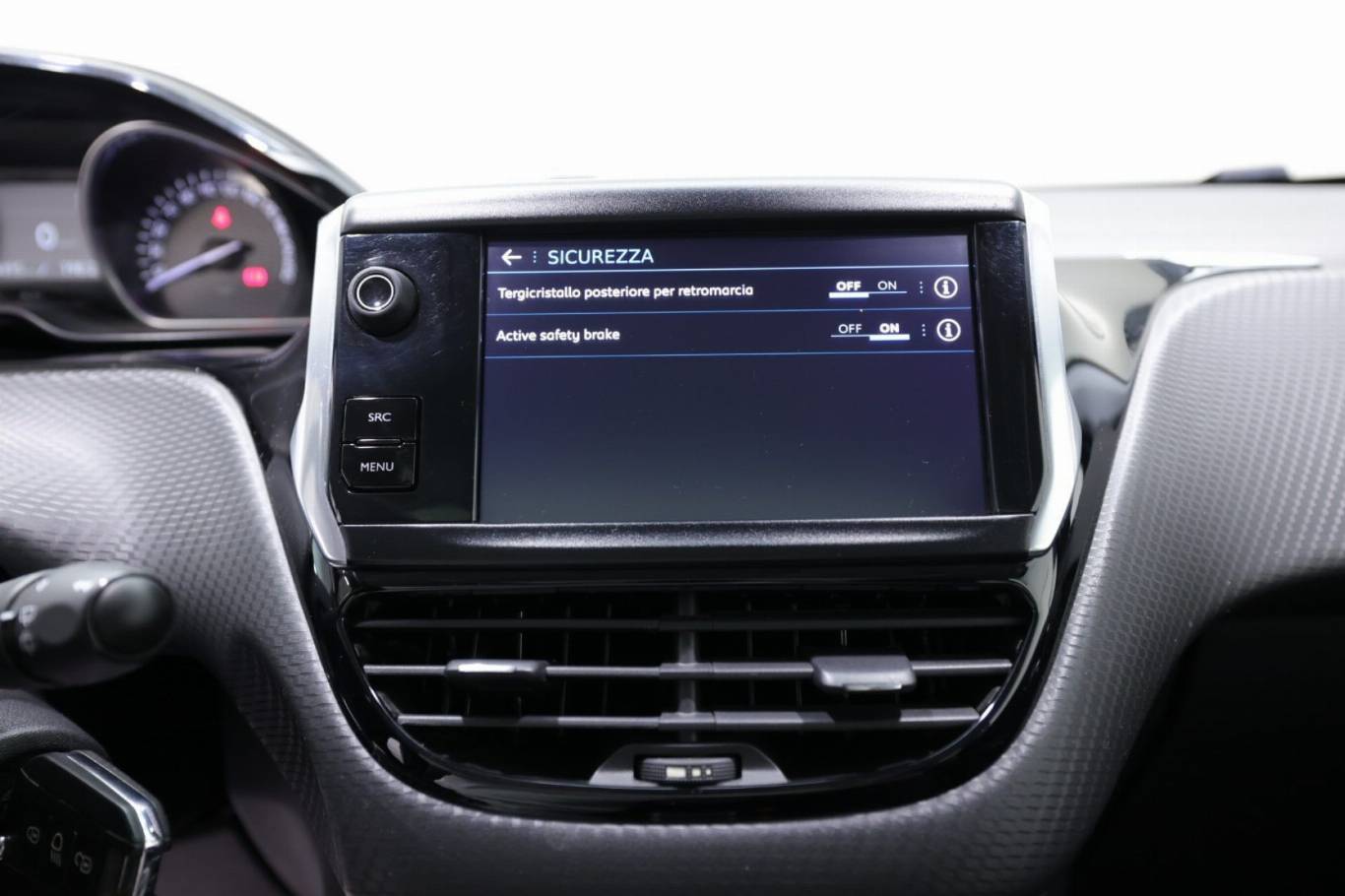 PEUGEOT 2008 28