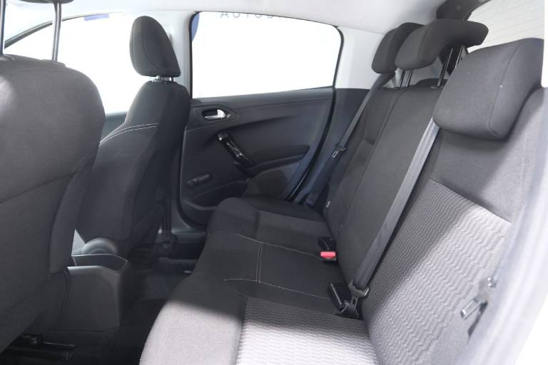 PEUGEOT 208 34