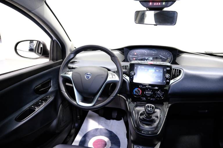 LANCIA Ypsilon 36