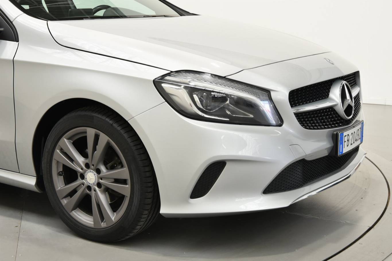 MERCEDES-BENZ A 180 57