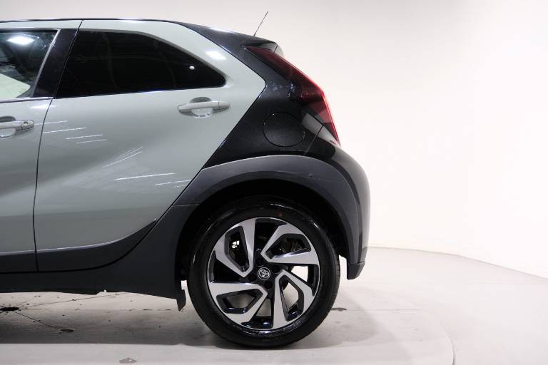 TOYOTA Aygo X 38