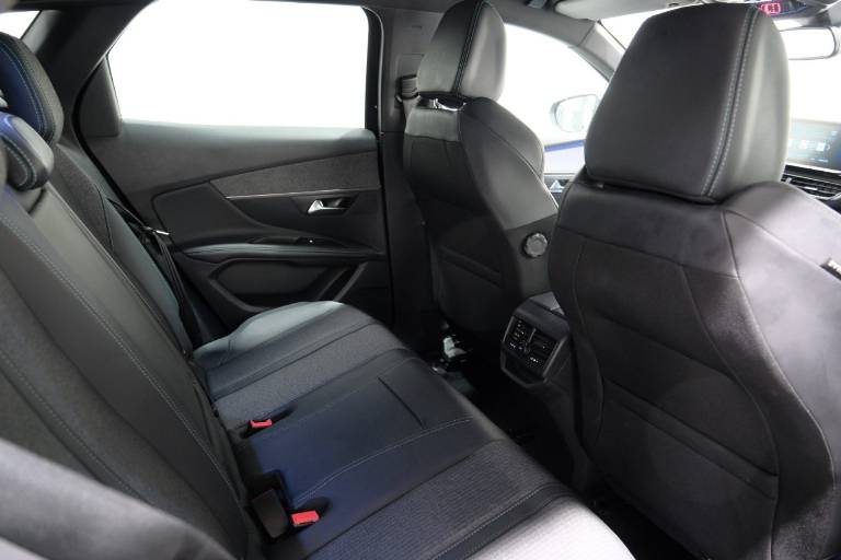 PEUGEOT 3008 61