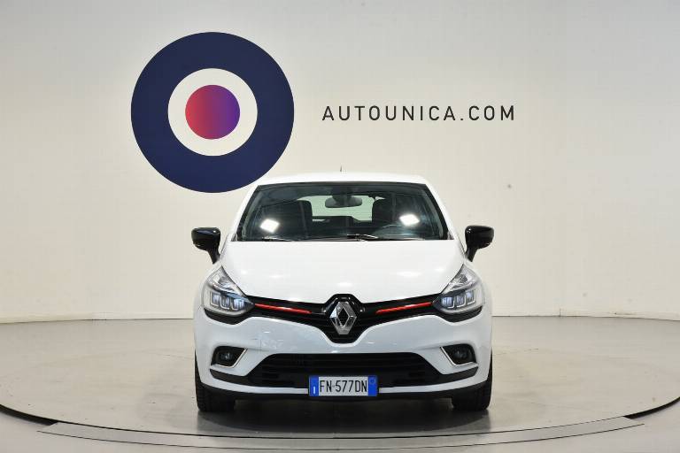 RENAULT Clio 5