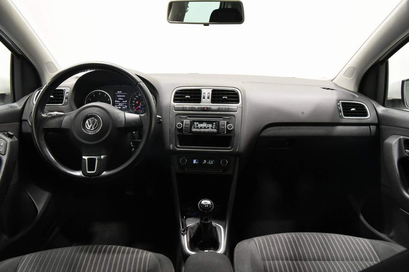 VOLKSWAGEN Polo 11