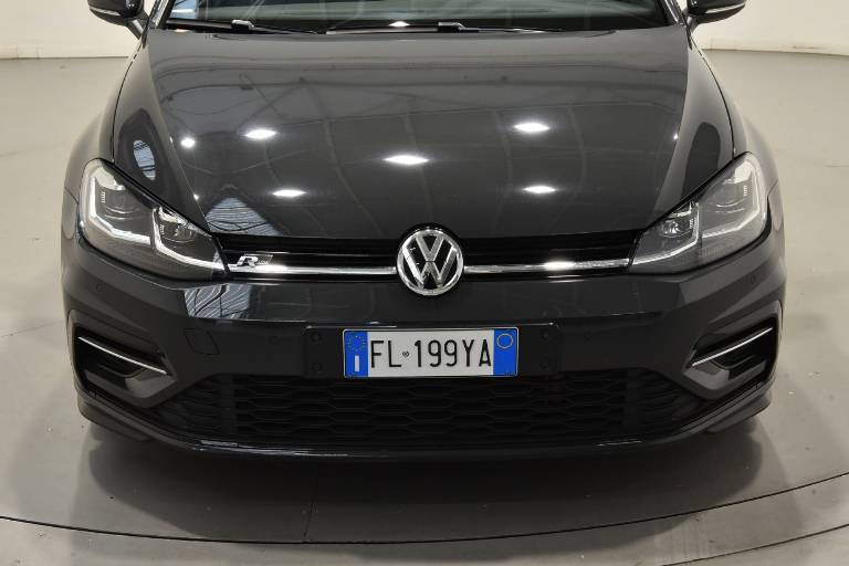 VOLKSWAGEN Golf 14