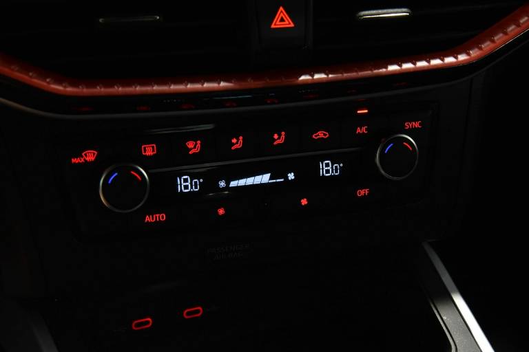 SEAT Arona 11