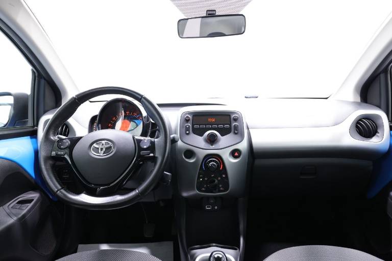 TOYOTA Aygo 10